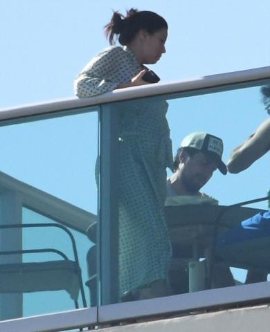 Οι πρώτες φωτογραφίες της εγκύου Eva Longoria (φυσικά με φουσκωμένη κοιλίτσα)