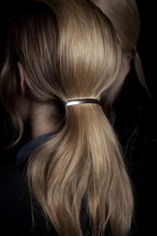 10 γιορτινά hairstyles της τελευταίας στιγμής 