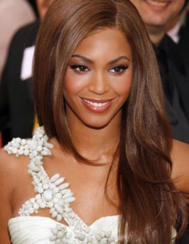 Όταν οι celebrities λένε «ναι» στις περούκες: Θα πίστευες ποτέ ότι αυτά τα μαλλιά είναι πρόσθετα;