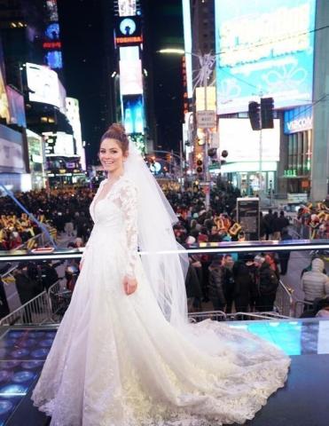 Η Maria Menounos παντρεύτηκε σε live σύνδεση στην Times Square