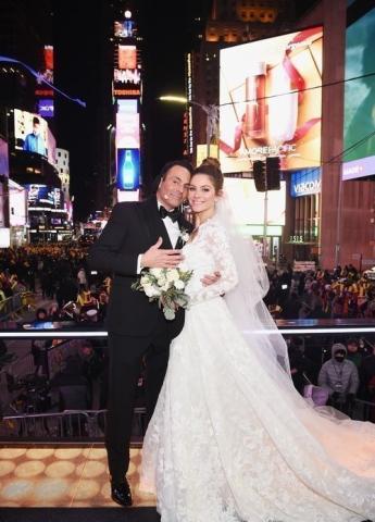 Η Maria Menounos παντρεύτηκε σε live σύνδεση στην Times Square