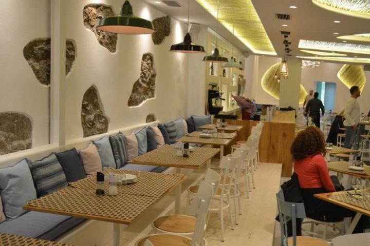 Στο "Αιόλου 68" θα βεις φανταστικό ψαρομεζέ