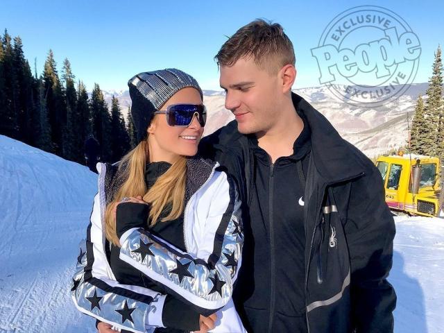 Η Paris Hilton αρραβωνιάστηκε αυθόρμητα στα χιόνια Η Paris Hilton αρραβωνιάστηκε αυθόρμητα στα χιόνια