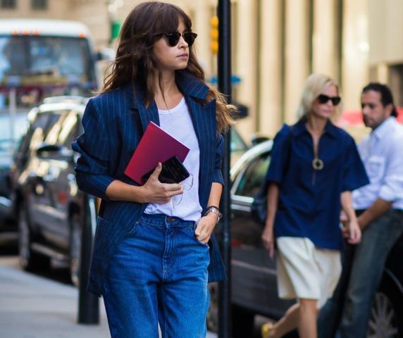 Αυτά είναι τα jeans που σου ταιριάζουν αν έχεις ανοιχτή περιφέρεια