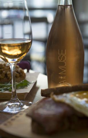 "Boheme Bourgeois" ή αλλιώς BoBo ο ρινόκερος στο Κουκάκι