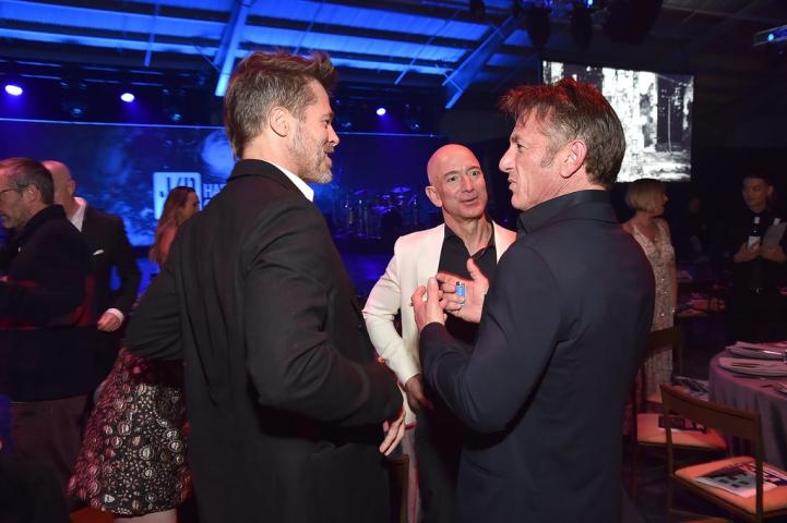 120.000 δολάρια έδωσε ο Brad Pitt για να δει Game of Thrones με την Khaleesi 