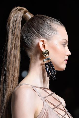 10 ponytails που μπορούν να σταθούν και για νυφικό χτένισμα 10 ponytails που μπορούν να σταθούν και για νυφικό χτένισμα