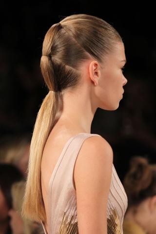 10 ponytails που μπορούν να σταθούν και για νυφικό χτένισμα 10 ponytails που μπορούν να σταθούν και για νυφικό χτένισμα