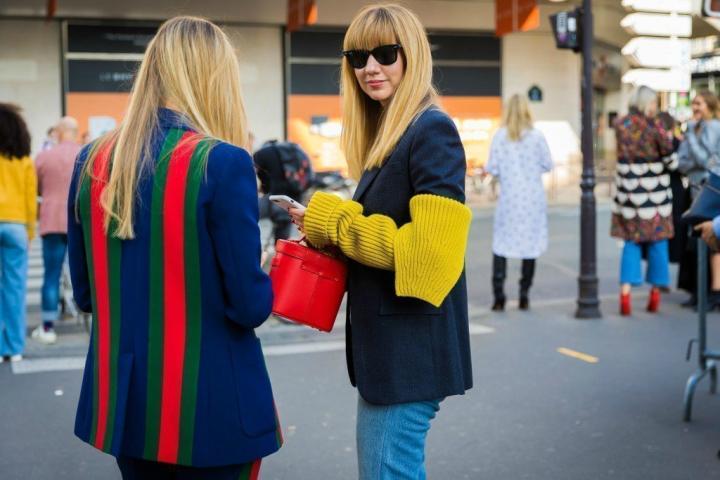 Το street style της νέας χρονιάς θέλει χρώμα και εμείς σου δείχνουμε πως θα το πετύχεις