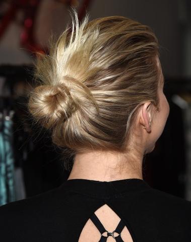 5 updos ιδανικά για σένα που έχεις κοντά μαλλιά 5 updos ιδανικά για σένα που έχεις κοντά μαλλιά