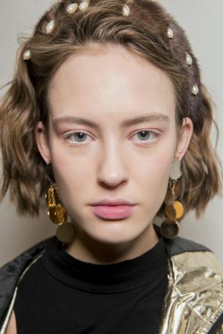 Headbands: Η τάση στο hairlook που πρέπει να δοκιμάσεις Headbands: Η τάση στο hairlook που πρέπει να δοκιμάσεις