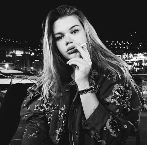 Grace Kelly: «Ξαναζεί» μέσα από την ολόιδια με εκείνη εγγονή της Grace Kelly: «Ξαναζεί» μέσα από την ολόιδια με εκείνη εγγονή της