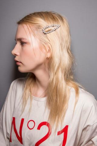 Το πιο διακριτικό αξεσουάρ μαλλιών που θα αναβαθμίσει το hairstyle σου Το πιο διακριτικό αξεσουάρ μαλλιών που θα αναβαθμίσει το hairstyle σου