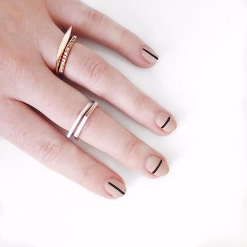 Κομψές και μίνιμαλ ιδέες για το επόμενο μανικιούρ σου Κομψές και μίνιμαλ ιδέες για το επόμενο μανικιούρ σου