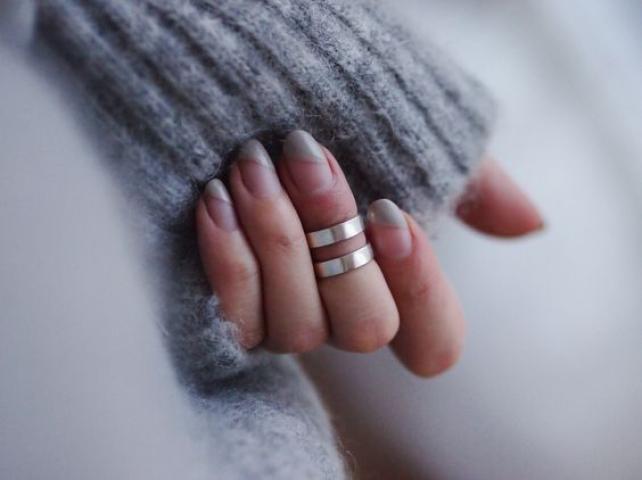 Κομψές και μίνιμαλ ιδέες για το επόμενο μανικιούρ σου Κομψές και μίνιμαλ ιδέες για το επόμενο μανικιούρ σου