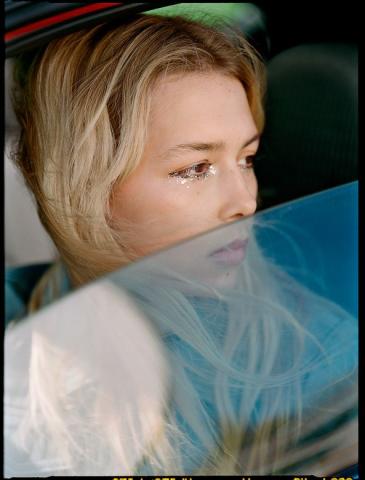 Beauty inspo: H ανανεωμένη εκδοχή του glitter για το 2018