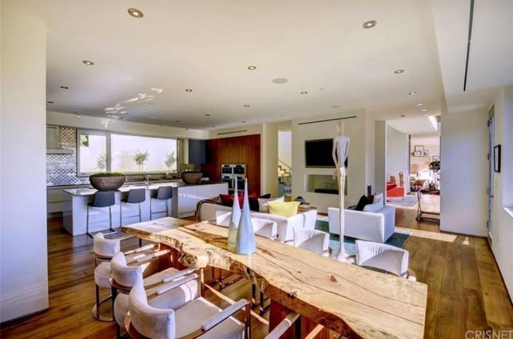 Hugh Hefner: Δείτε την 5 εκατομμυρίων βίλα που άφησε στην 31 ετών χήρα του