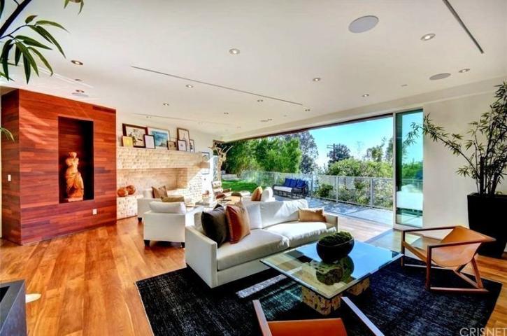 Hugh Hefner: Δείτε την 5 εκατομμυρίων βίλα που άφησε στην 31 ετών χήρα του