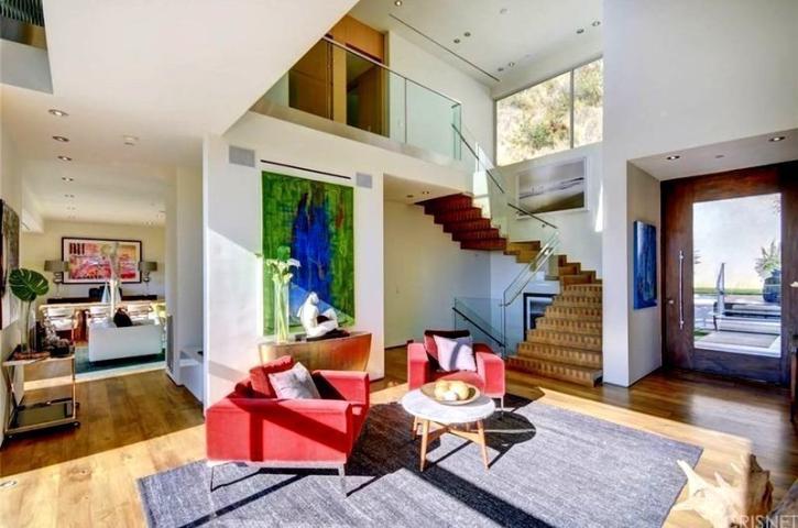 Hugh Hefner: Δείτε την 5 εκατομμυρίων βίλα που άφησε στην 31 ετών χήρα του