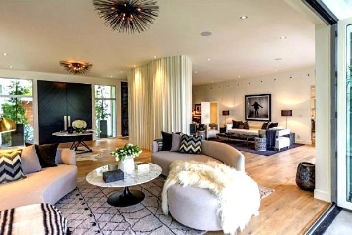 Είδαμε το νέο σπίτι της Cindy Crawford στο Beverly Hills και μία πλάκα την πάθαμε!