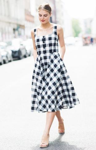 9+1 Street Style Looks που θα σε κάνουν να αγαπήσεις το Gingham Style 9+1 Street Style Looks που θα σε κάνουν να αγαπήσεις το Gingham Style