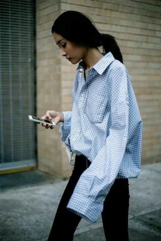 9+1 Street Style Looks που θα σε κάνουν να αγαπήσεις το Gingham Style 9+1 Street Style Looks που θα σε κάνουν να αγαπήσεις το Gingham Style