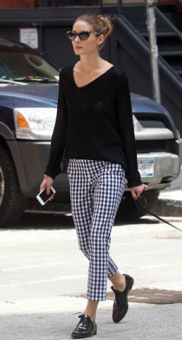 9+1 Street Style Looks που θα σε κάνουν να αγαπήσεις το Gingham Style 9+1 Street Style Looks που θα σε κάνουν να αγαπήσεις το Gingham Style