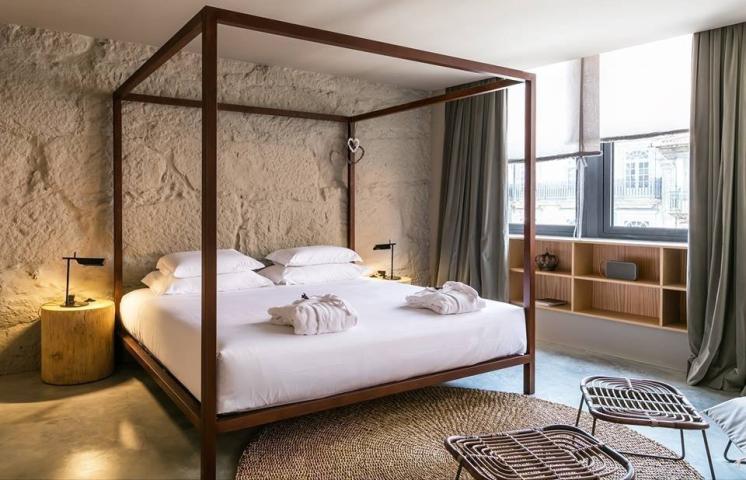 Πόρτο: Ποιος μπορεί να πει όχι σε ένα ποτήρι κρασί με θέα τον ποταμό Douro; Πόρτο: Ποιος μπορεί να πει όχι σε ένα ποτήρι κρασί με θέα τον ποταμό Douro;