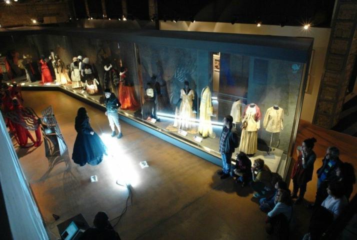 Θεατρικό Μουσείο Κύπρου: Ένας οπτικός έβαλε τα γυαλιά στους επαγγελματίες