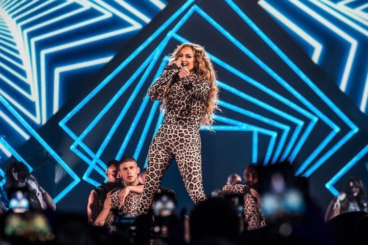 Όταν η Jennifer Lopez αποφασίζει να παραδώσει μάθημα... 