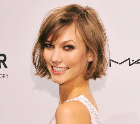 7 celebrities που έχουν τολμήσει το καρέ και σου δίνουν έναν ακόμα λόγο να το κάνεις κι εσύ 7 celebrities που έχουν τολμήσει το καρέ και σου δίνουν έναν ακόμα λόγο να το κάνεις κι εσύ