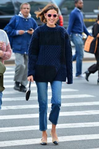 Styling tips για να φορέσεις σωστά το νέο denim trend που όλα τα It girls έχουν λατρέψει Styling tips για να φορέσεις σωστά το νέο denim trend που όλα τα It girls έχουν λατρέψει