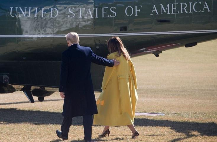 Η εμφάνιση της Melania που συζητήθηκε για δύο λόγους