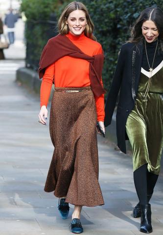 Το styling trick που θα κάνει το πουλόβερ σου να δείχνει πιο cool από ποτέ