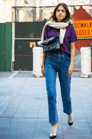 Το styling trick που θα κάνει το πουλόβερ σου να δείχνει πιο cool από ποτέ