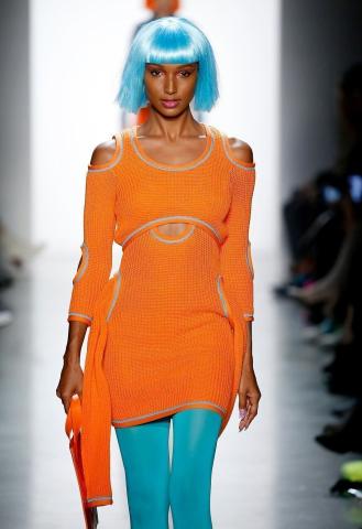 Jeremy Scott's NYFW show με Gigi Hadid, Stella Maxwell και Jasmine Tookes Jeremy Scott's NYFW show με Gigi Hadid, Stella Maxwell και Jasmine Tookes