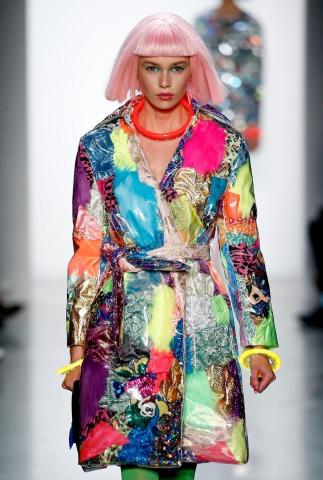 Jeremy Scott's NYFW show με Gigi Hadid, Stella Maxwell και Jasmine Tookes Jeremy Scott's NYFW show με Gigi Hadid, Stella Maxwell και Jasmine Tookes