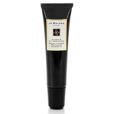 Σκασμένα χείλη: Τα προϊόντα που θα τους χαρίσουν βελούδινη υφή