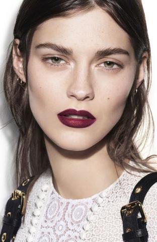 Beauty inspo: Valentine’s makeup ideas για ερωτευμένες και μη