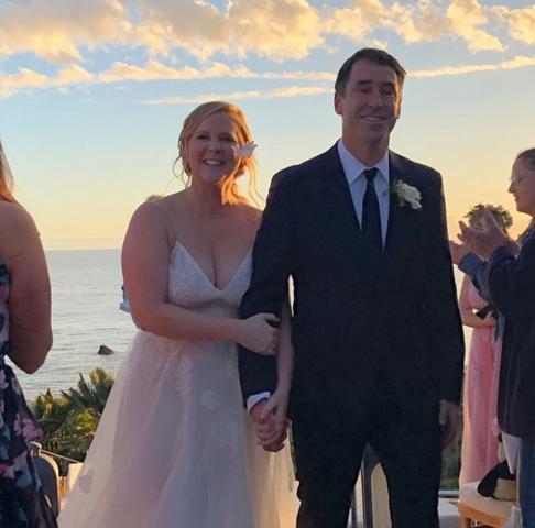 H Amy Schumer παντρεύτηκε τον chef της καρδιάς της