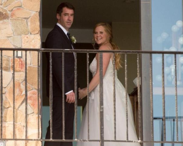 H Amy Schumer παντρεύτηκε τον chef της καρδιάς της