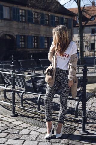 Το λευκό T-shirt που δεν θα φύγει ποτέ από τη μόδα είναι αυτό Το λευκό T-shirt που δεν θα φύγει ποτέ από τη μόδα είναι αυτό