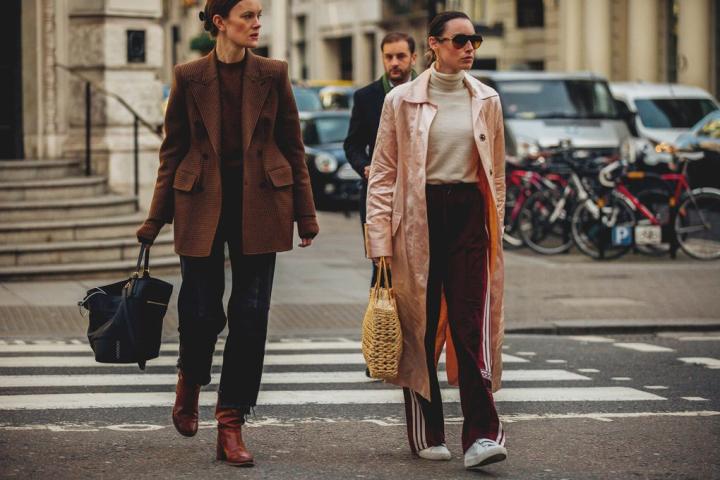 Τα It Girls παραδίδουν μαθήματα στιλ στην LFW