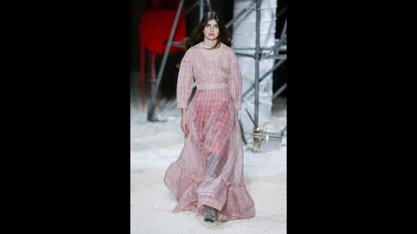 Εβδομάδα Μόδας Νέας Υόρκης: Το ξεχωριστό show του Raf Simons για τον Calvin Klein Εβδομάδα Μόδας Νέας Υόρκης: Το ξεχωριστό show του Raf Simons για τον Calvin Klein