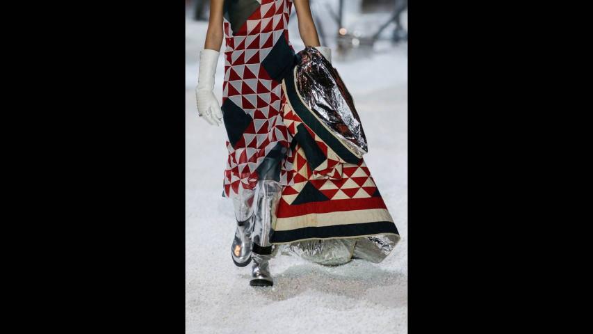 Εβδομάδα Μόδας Νέας Υόρκης: Το ξεχωριστό show του Raf Simons για τον Calvin Klein Εβδομάδα Μόδας Νέας Υόρκης: Το ξεχωριστό show του Raf Simons για τον Calvin Klein