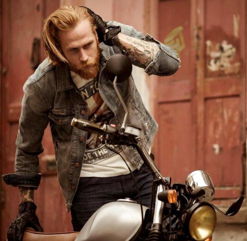 Τo «ασχημόπαπο» έχασε 50 κιλά και κατέληξε μοντέλο που λατρεύουν οι γυναίκες