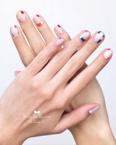 Αν αγαπάς το χρώμα, τότε πρέπει να δοκιμάσεις την νέα τάση στο nail art Αν αγαπάς το χρώμα, τότε πρέπει να δοκιμάσεις την νέα τάση στο nail art