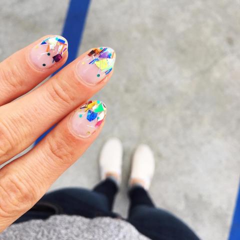 Αν αγαπάς το χρώμα, τότε πρέπει να δοκιμάσεις την νέα τάση στο nail art Αν αγαπάς το χρώμα, τότε πρέπει να δοκιμάσεις την νέα τάση στο nail art