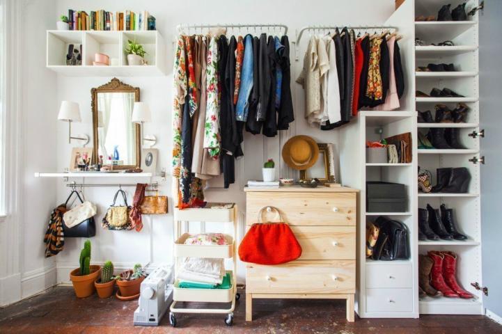 6 tips αποθήκευσης για να οργανώσεις τα ρούχα σου εκτός ντουλάπας 6 tips αποθήκευσης για να οργανώσεις τα ρούχα σου εκτός ντουλάπας