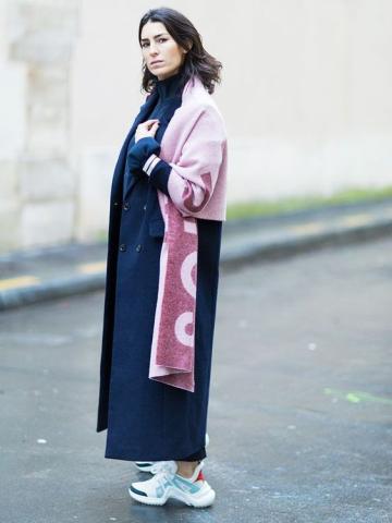 Ugly sneakers: Ιδέες για να συνδυάσεις με στιλ το πιο αμφιλεγόμενο trend της σεζόν